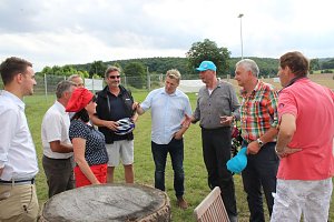 Heißer Tanz der Rettungskräfte Bild: Heißer Tanz der Rettungskräfte
