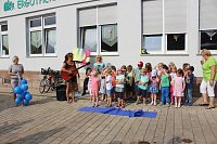 Zum Weltfriedenstag gesungen und getanzt Bild: Zum Weltfriedenstag gesungen und getanzt