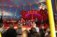 Bild: Zirkus auf dem Strau&szlig;berg