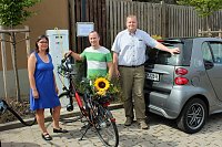 Bild: E-Tankstelle f&uuml;r Autos und Fahrr&auml;der