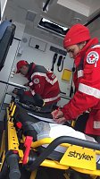 Rettungsfahrzeuge übergeben Bild: Rettungsfahrzeuge übergeben
