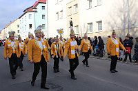 Bild: N&auml;rrinnen und Narren zogen durch die Stadt (1)  Beim gr&ouml;&szlig;ten Rosenmontagsumzug im Norden Th&uuml;ringens der heute am Vormittag auf der bekannten Route durch Sondershausen zog, war wie in den letzten Jahren  ein gro&szlig;er Publikumsmagnet...   Die Sondersh&auml;user Narren und Jecken haben auch 2017 den Rosenmontag wieder fr&ouml;hlich und beschwingt mit ihrem Umzug durch die Stadt zu einem H&ouml;hepunkt gemacht und auf