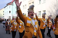 Bild: N&auml;rrinnen und Narren zogen durch die Stadt (1)  Beim gr&ouml;&szlig;ten Rosenmontagsumzug im Norden Th&uuml;ringens der heute am Vormittag auf der bekannten Route durch Sondershausen zog, war wie in den letzten Jahren  ein gro&szlig;er Publikumsmagnet...   Die Sondersh&auml;user Narren und Jecken haben auch 2017 den Rosenmontag wieder fr&ouml;hlich und beschwingt mit ihrem Umzug durch die Stadt zu einem H&ouml;hepunkt gemacht und auf