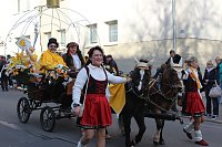 Bild: N&auml;rrinnen und Narren zogen durch die Stadt (1)  Beim gr&ouml;&szlig;ten Rosenmontagsumzug im Norden Th&uuml;ringens der heute am Vormittag auf der bekannten Route durch Sondershausen zog, war wie in den letzten Jahren  ein gro&szlig;er Publikumsmagnet...   Die Sondersh&auml;user Narren und Jecken haben auch 2017 den Rosenmontag wieder fr&ouml;hlich und beschwingt mit ihrem Umzug durch die Stadt zu einem H&ouml;hepunkt gemacht und auf