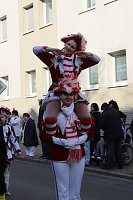 Bild: N&auml;rrinnen und Narren zogen durch die Stadt (1)  Beim gr&ouml;&szlig;ten Rosenmontagsumzug im Norden Th&uuml;ringens der heute am Vormittag auf der bekannten Route durch Sondershausen zog, war wie in den letzten Jahren  ein gro&szlig;er Publikumsmagnet...   Die Sondersh&auml;user Narren und Jecken haben auch 2017 den Rosenmontag wieder fr&ouml;hlich und beschwingt mit ihrem Umzug durch die Stadt zu einem H&ouml;hepunkt gemacht und auf