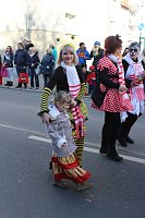 Bild: N&auml;rrinnen und Narren zogen durch die Stadt (1)  Beim gr&ouml;&szlig;ten Rosenmontagsumzug im Norden Th&uuml;ringens der heute am Vormittag auf der bekannten Route durch Sondershausen zog, war wie in den letzten Jahren  ein gro&szlig;er Publikumsmagnet...   Die Sondersh&auml;user Narren und Jecken haben auch 2017 den Rosenmontag wieder fr&ouml;hlich und beschwingt mit ihrem Umzug durch die Stadt zu einem H&ouml;hepunkt gemacht und auf