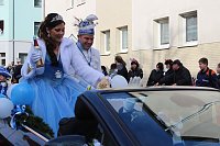 Bild: N&auml;rrinnen und Narren zogen durch die Stadt (1)  Beim gr&ouml;&szlig;ten Rosenmontagsumzug im Norden Th&uuml;ringens der heute am Vormittag auf der bekannten Route durch Sondershausen zog, war wie in den letzten Jahren  ein gro&szlig;er Publikumsmagnet...   Die Sondersh&auml;user Narren und Jecken haben auch 2017 den Rosenmontag wieder fr&ouml;hlich und beschwingt mit ihrem Umzug durch die Stadt zu einem H&ouml;hepunkt gemacht und auf
