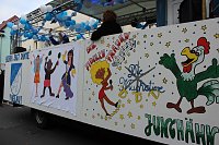 Bild: N&auml;rrinnen und Narren zogen durch die Stadt (1)  Beim gr&ouml;&szlig;ten Rosenmontagsumzug im Norden Th&uuml;ringens der heute am Vormittag auf der bekannten Route durch Sondershausen zog, war wie in den letzten Jahren  ein gro&szlig;er Publikumsmagnet...   Die Sondersh&auml;user Narren und Jecken haben auch 2017 den Rosenmontag wieder fr&ouml;hlich und beschwingt mit ihrem Umzug durch die Stadt zu einem H&ouml;hepunkt gemacht und auf