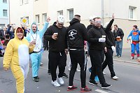Bild: N&auml;rrinnen und Narren zogen durch die Stadt (1)  Beim gr&ouml;&szlig;ten Rosenmontagsumzug im Norden Th&uuml;ringens der heute am Vormittag auf der bekannten Route durch Sondershausen zog, war wie in den letzten Jahren  ein gro&szlig;er Publikumsmagnet...   Die Sondersh&auml;user Narren und Jecken haben auch 2017 den Rosenmontag wieder fr&ouml;hlich und beschwingt mit ihrem Umzug durch die Stadt zu einem H&ouml;hepunkt gemacht und auf
