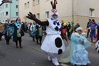 Bild: N&auml;rrinnen und Narren zogen durch die Stadt (1)  Beim gr&ouml;&szlig;ten Rosenmontagsumzug im Norden Th&uuml;ringens der heute am Vormittag auf der bekannten Route durch Sondershausen zog, war wie in den letzten Jahren  ein gro&szlig;er Publikumsmagnet...   Die Sondersh&auml;user Narren und Jecken haben auch 2017 den Rosenmontag wieder fr&ouml;hlich und beschwingt mit ihrem Umzug durch die Stadt zu einem H&ouml;hepunkt gemacht und auf