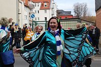 Bild: N&auml;rrinnen und Narren zogen durch die Stadt (1)  Beim gr&ouml;&szlig;ten Rosenmontagsumzug im Norden Th&uuml;ringens der heute am Vormittag auf der bekannten Route durch Sondershausen zog, war wie in den letzten Jahren  ein gro&szlig;er Publikumsmagnet...   Die Sondersh&auml;user Narren und Jecken haben auch 2017 den Rosenmontag wieder fr&ouml;hlich und beschwingt mit ihrem Umzug durch die Stadt zu einem H&ouml;hepunkt gemacht und auf