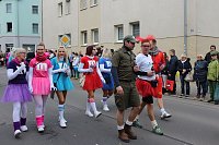 Bild: N&auml;rrinnen und Narren zogen durch die Stadt (1)  Beim gr&ouml;&szlig;ten Rosenmontagsumzug im Norden Th&uuml;ringens der heute am Vormittag auf der bekannten Route durch Sondershausen zog, war wie in den letzten Jahren  ein gro&szlig;er Publikumsmagnet...   Die Sondersh&auml;user Narren und Jecken haben auch 2017 den Rosenmontag wieder fr&ouml;hlich und beschwingt mit ihrem Umzug durch die Stadt zu einem H&ouml;hepunkt gemacht und auf