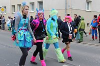 Bild: N&auml;rrinnen und Narren zogen durch die Stadt (1)  Beim gr&ouml;&szlig;ten Rosenmontagsumzug im Norden Th&uuml;ringens der heute am Vormittag auf der bekannten Route durch Sondershausen zog, war wie in den letzten Jahren  ein gro&szlig;er Publikumsmagnet...   Die Sondersh&auml;user Narren und Jecken haben auch 2017 den Rosenmontag wieder fr&ouml;hlich und beschwingt mit ihrem Umzug durch die Stadt zu einem H&ouml;hepunkt gemacht und auf