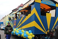 Bild: N&auml;rrinnen und Narren zogen durch die Stadt (1)  Beim gr&ouml;&szlig;ten Rosenmontagsumzug im Norden Th&uuml;ringens der heute am Vormittag auf der bekannten Route durch Sondershausen zog, war wie in den letzten Jahren  ein gro&szlig;er Publikumsmagnet...   Die Sondersh&auml;user Narren und Jecken haben auch 2017 den Rosenmontag wieder fr&ouml;hlich und beschwingt mit ihrem Umzug durch die Stadt zu einem H&ouml;hepunkt gemacht und auf