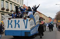 Bild: N&auml;rrinnen und Narren zogen durch die Stadt (1)  Beim gr&ouml;&szlig;ten Rosenmontagsumzug im Norden Th&uuml;ringens der heute am Vormittag auf der bekannten Route durch Sondershausen zog, war wie in den letzten Jahren  ein gro&szlig;er Publikumsmagnet...   Die Sondersh&auml;user Narren und Jecken haben auch 2017 den Rosenmontag wieder fr&ouml;hlich und beschwingt mit ihrem Umzug durch die Stadt zu einem H&ouml;hepunkt gemacht und auf