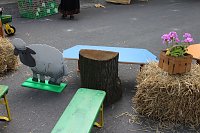 Bild: "Gro&szlig;e Schweinerei" vor der Kindervilla