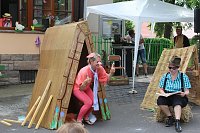 Bild: "Gro&szlig;e Schweinerei" vor der Kindervilla