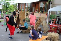 Bild: "Gro&szlig;e Schweinerei" vor der Kindervilla