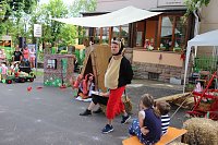 Bild: "Gro&szlig;e Schweinerei" vor der Kindervilla