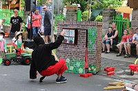 Bild: "Gro&szlig;e Schweinerei" vor der Kindervilla