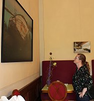 Bild: Sebastian Weise in einer Ausstellung