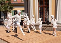 Bild: Das Tanzstudio Radeva wird mit seinen Eleven bei den Sondersh&auml;user Schlossfestspielen gastieren