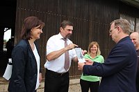 Ministerpräsident wird Pate von Tieren Bild: Ministerpräsident wird Pate von Tieren