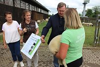 Ministerpräsident wird Pate von Tieren Bild: Ministerpräsident wird Pate von Tieren