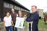 Ministerpräsident wird Pate von Tieren Bild: Ministerpräsident wird Pate von Tieren
