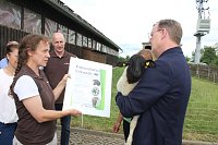 Ministerpräsident wird Pate von Tieren Bild: Ministerpräsident wird Pate von Tieren