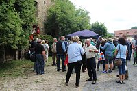 Beim Kirschmarkt in Braunsroda Bild: Beim Kirschmarkt in Braunsroda