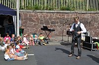 Bild: Stra&szlig;enfest der Pro Vita Akademie