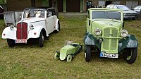 Tolle Oldtimerparade Bild: Tolle Oldtimerparade