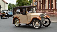 Tolle Oldtimerparade Bild: Tolle Oldtimerparade