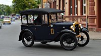 Tolle Oldtimerparade Bild: Tolle Oldtimerparade