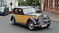 Tolle Oldtimerparade Bild: Tolle Oldtimerparade