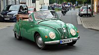 Tolle Oldtimerparade Bild: Tolle Oldtimerparade