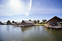 WasserLodges auf Ferienpark TerSpegelt Bild: WasserLodges auf Ferienpark TerSpegelt