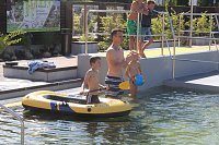 Bild: Schwimmbadfest er&ouml;ffnet
