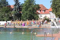 Bild: Schwimmbadfest er&ouml;ffnet