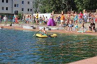 Bild: Schwimmbadfest er&ouml;ffnet