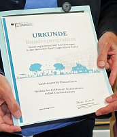 Bild: Feierlicher Spatenstich