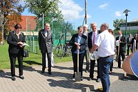 Bild: Feierlicher Spatenstich