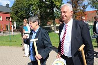 Bild: Feierlicher Spatenstich