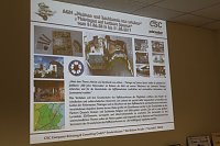 Bild: Informations- und Lernmaterial &uuml;bergeben