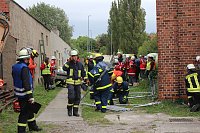 Am Gelände des Eisenbahnvereines in der Erfurter Straße / Am Petersenschacht fand am späten Nachmittag eine Rettungsgroßübung statt (<b>Update</b>)... Die diesjährigen Großübung fand in der Nähe des Hauptbahnhofs in Sondershausen statt. Alle drei Jahr steht so eine Großübung auf dem Plan. Waren es beim beim letzten Mal 30 Verletzte in einem Eisenbahnwaggon, waren dieses dieses Mal "nur" acht verl Bild: Am Gelände des Eisenbahnvereines in der Erfurter Straße / Am Petersenschacht fand am späten Nachmittag eine Rettungsgroßübung statt (<b>Update</b>)... Die diesjährigen Großübung fand in der Nähe des Hauptbahnhofs in Sondershausen statt. Alle drei Jahr steht so eine Großübung auf dem Plan. Waren es beim beim letzten Mal 30 Verletzte in einem Eisenbahnwaggon, waren dieses dieses Mal "nur" acht verl