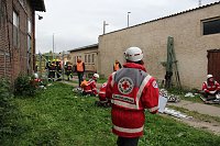 Am Gelände des Eisenbahnvereines in der Erfurter Straße / Am Petersenschacht fand am späten Nachmittag eine Rettungsgroßübung statt (<b>Update</b>)... Die diesjährigen Großübung fand in der Nähe des Hauptbahnhofs in Sondershausen statt. Alle drei Jahr steht so eine Großübung auf dem Plan. Waren es beim beim letzten Mal 30 Verletzte in einem Eisenbahnwaggon, waren dieses dieses Mal "nur" acht verl Bild: Am Gelände des Eisenbahnvereines in der Erfurter Straße / Am Petersenschacht fand am späten Nachmittag eine Rettungsgroßübung statt (<b>Update</b>)... Die diesjährigen Großübung fand in der Nähe des Hauptbahnhofs in Sondershausen statt. Alle drei Jahr steht so eine Großübung auf dem Plan. Waren es beim beim letzten Mal 30 Verletzte in einem Eisenbahnwaggon, waren dieses dieses Mal "nur" acht verl