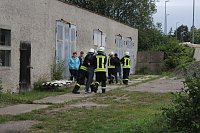 Am Gelände des Eisenbahnvereines in der Erfurter Straße / Am Petersenschacht fand am späten Nachmittag eine Rettungsgroßübung statt (<b>Update</b>)... Die diesjährigen Großübung fand in der Nähe des Hauptbahnhofs in Sondershausen statt. Alle drei Jahr steht so eine Großübung auf dem Plan. Waren es beim beim letzten Mal 30 Verletzte in einem Eisenbahnwaggon, waren dieses dieses Mal "nur" acht verl Bild: Am Gelände des Eisenbahnvereines in der Erfurter Straße / Am Petersenschacht fand am späten Nachmittag eine Rettungsgroßübung statt (<b>Update</b>)... Die diesjährigen Großübung fand in der Nähe des Hauptbahnhofs in Sondershausen statt. Alle drei Jahr steht so eine Großübung auf dem Plan. Waren es beim beim letzten Mal 30 Verletzte in einem Eisenbahnwaggon, waren dieses dieses Mal "nur" acht verl