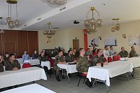 Bild: Mit F&uuml;hrungskr&auml;ften der Reserve gesprochen