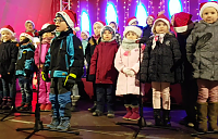 Bild: Vorsch&uuml;ler er&ouml;ffneten Frankenhisser Weihnachtsmarkt